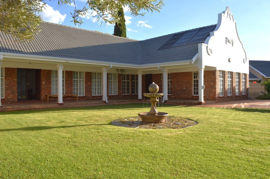 4 Bedroom Property for Sale in Flamwood North West